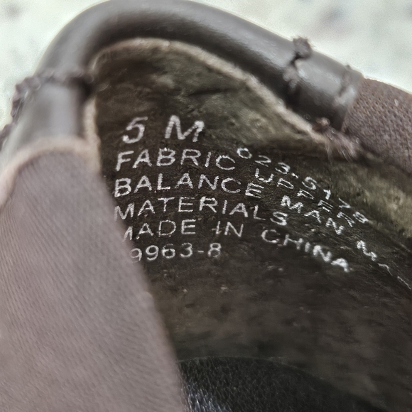 Worthington Chocolate Brown Fabric Upper 2.5in Slip on Heels Size 5 - Picture 8 of 10